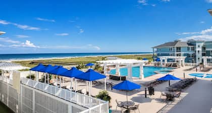 Community Pool + Hot Tub | Pointe West | Sleeps 14