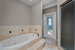 Shower, jetted bath, hair dryer, towels - Large Deck | Sleeps 14 | On the Canal (Galveston)