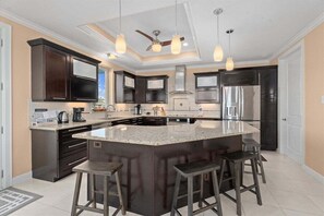 Fridge, microwave, oven, stovetop - Spacious 4BR Bayfront | Hot Tub | Fire Pit | Sleeps 14 (Galveston)