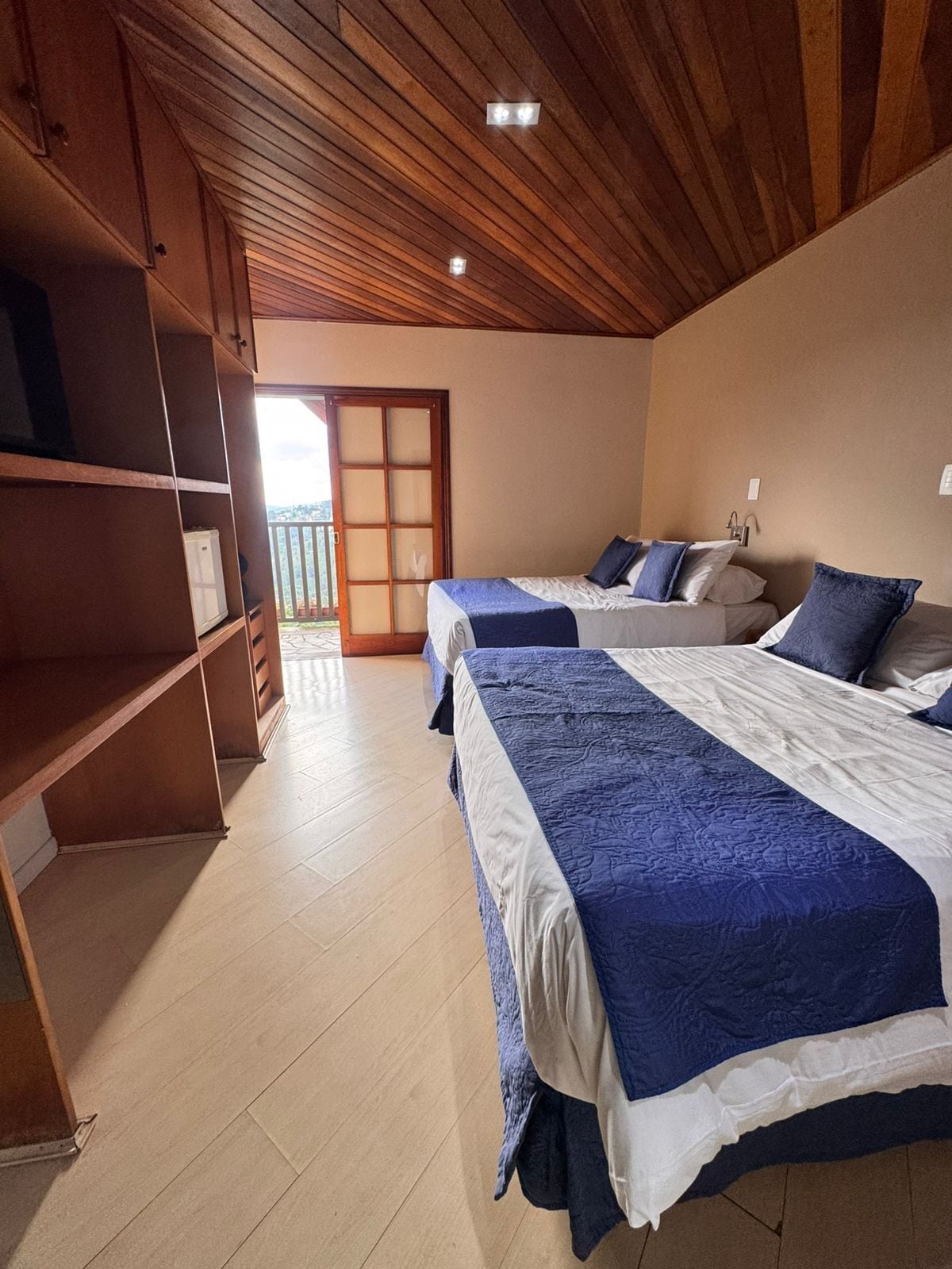 Neljän hengen superior-huone, vuoristonäköala