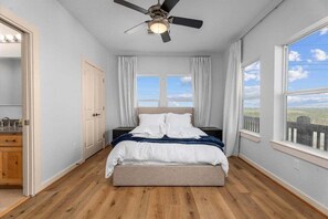 Room - Beachfront | Wraparound Deck | Steps to Sand (Bolivar Peninsula)