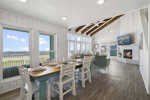 Dining - Beachfront + Hot Tub | Putt-Putt | Pet-Friendly (Galveston)