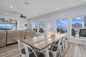 Dining - Walk to Beach with Expansive Deck & Hot Tub | Sleeps 12 (Port Bolivar)