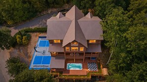 Exterior - Luxury 12BR Lodge Sleeps 60 | Heated Pool + Pickleball Court + Sauna + Putt Putt (Sevierville)