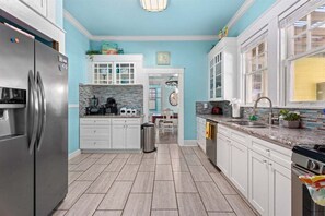 Fridge, microwave, oven, stovetop - Pool + Covered Deck | Walk to Seawall | Sleeps 8 (Galveston)
