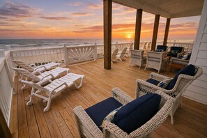Terrace/patio - Luxury 5BR Beachfront Home | Sleeps 14 | Community Pool (Galveston)