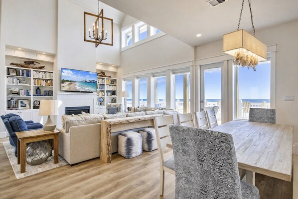 Interior - Luxury 5BR Beachfront Home | Sleeps 14 | Community Pool (Galveston)