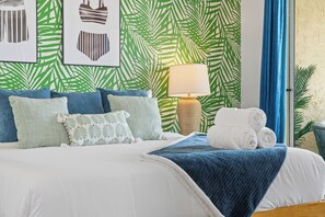 3 bedrooms, desk, iron/ironing board, travel cot - Luxe Family Condo | Bunks + Beachfront Views (Panama City)