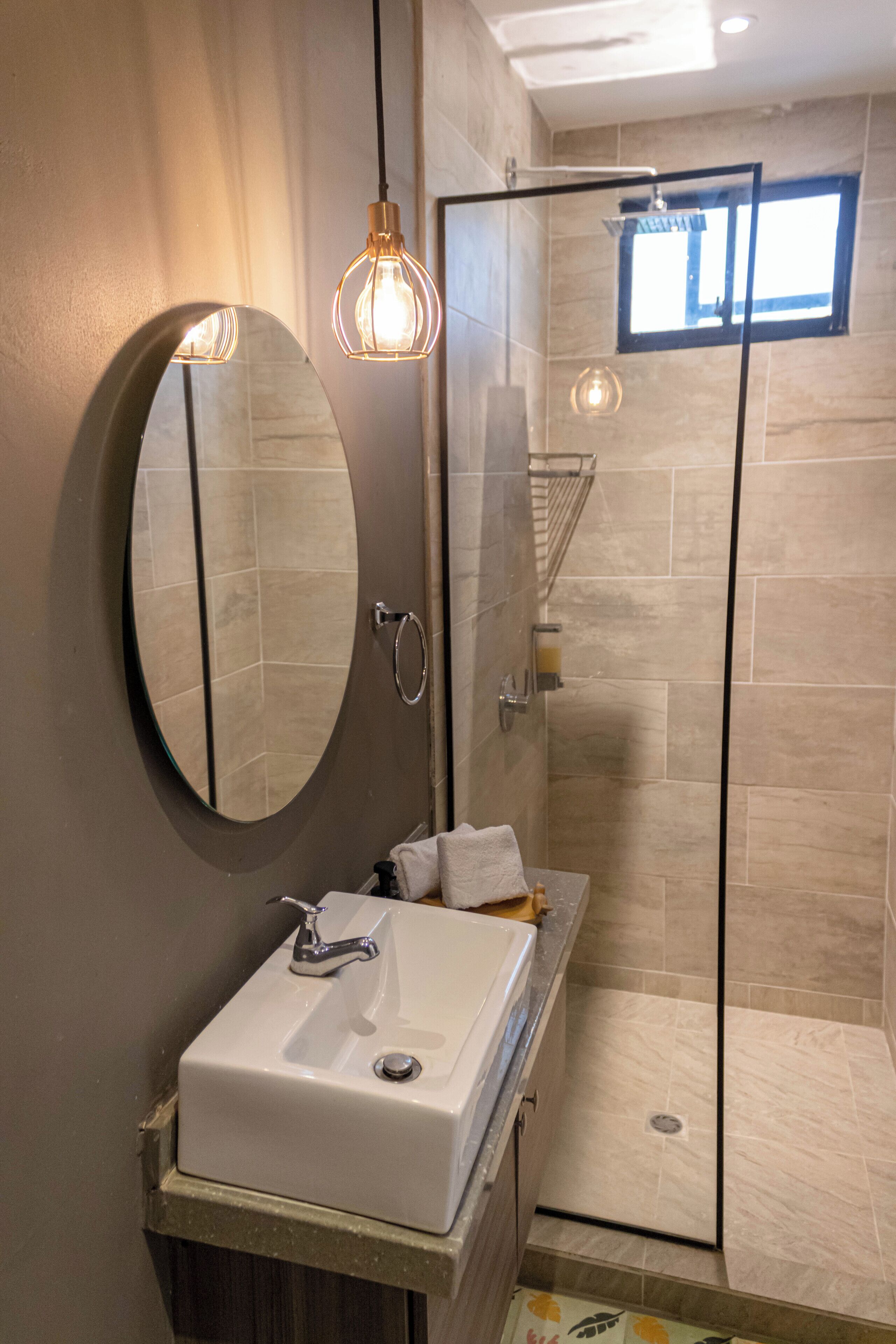Standard Quadruple Room, Courtyard View | Bathroom