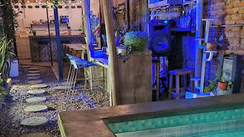 Bain à remous extérieur