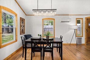 Dining - Family Suite 5 mins to Downtown Hendo/Flatrock (Hendersonville)