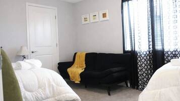 2 bedrooms, iron/ironing board, internet, bed sheets