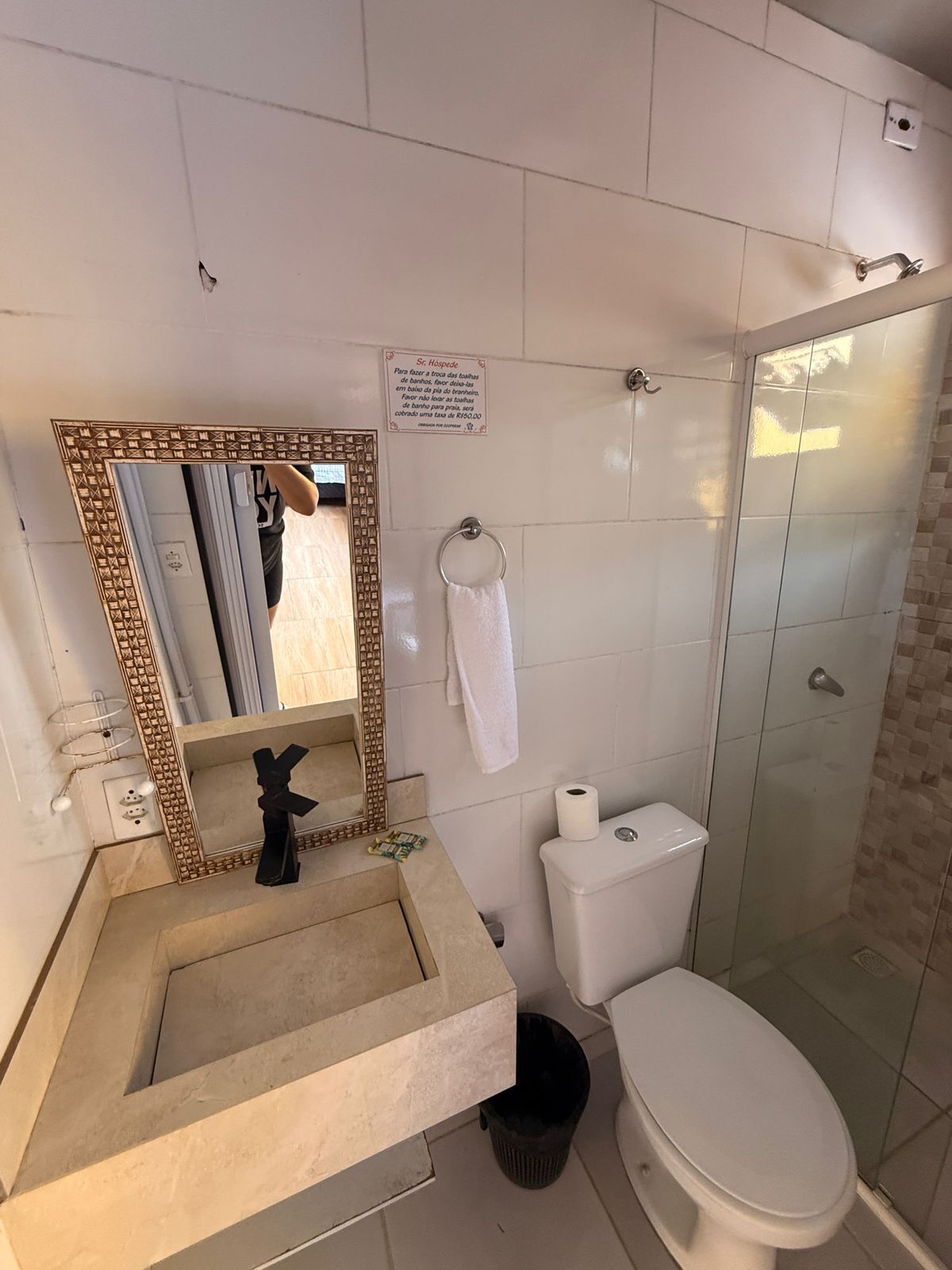 Neljän hengen standard-huone | Kylpyhuone