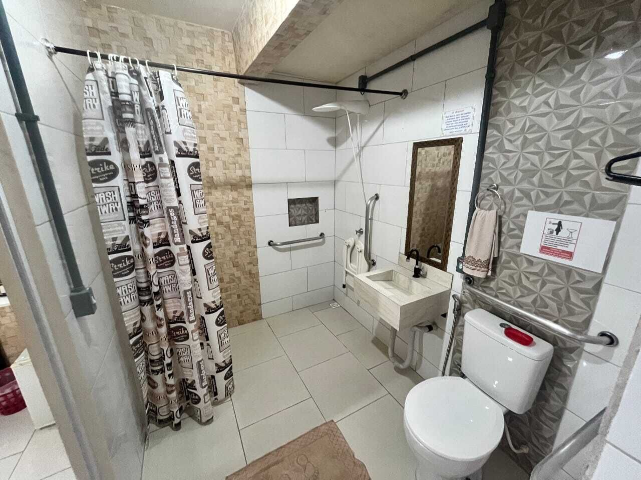 标准双床房 | 浴室