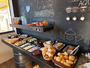 Free daily full breakfast 
