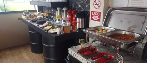 朝食ビュッフェ