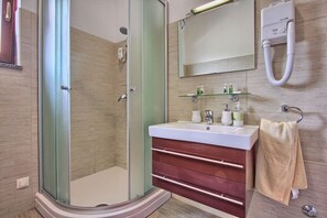 Regadera y bidet 