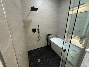 Hair dryer, towels, soap, toilet paper - Spacious 3BR Near Med Center, NRG & UH – 15 Min to Downtown (Houston)