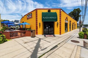 Exterior - 3-Bedroom Beach Home w/ Backyard (North Beach)