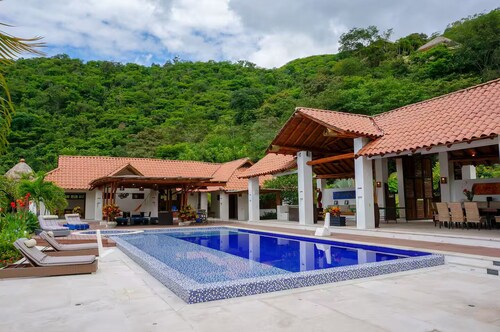 Lujoso TopSpot® @ Exclusive Club en Apulo!