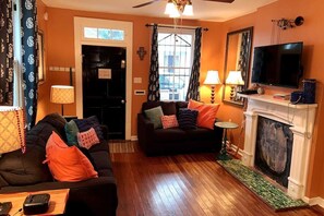 TV - Mid-City 4BR Close to Canal + Outdoor Deck (New Orleans)