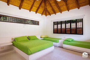 4 bedrooms, iron/ironing board, WiFi, bed sheets