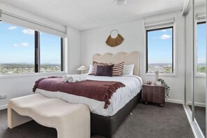 2 habitaciones, tabla de planchar con plancha, wifi y ropa de cama 