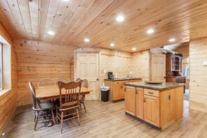 Dining - Adventure Creek Cabin | ATV Tours & Kayak Float Near Yellowstone (Island Park)