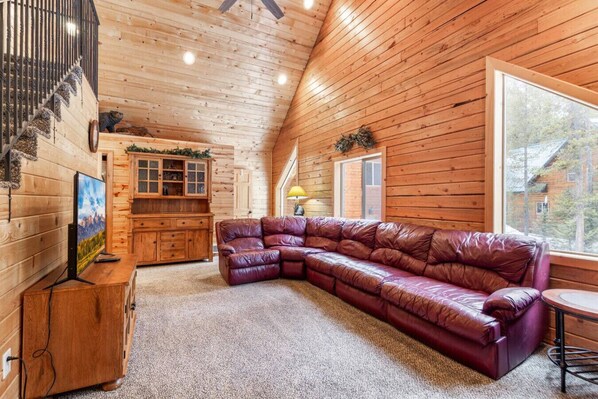 TV, fireplace, video library - Adventure Creek Cabin | ATV Tours & Kayak Float Near Yellowstone (Island Park)