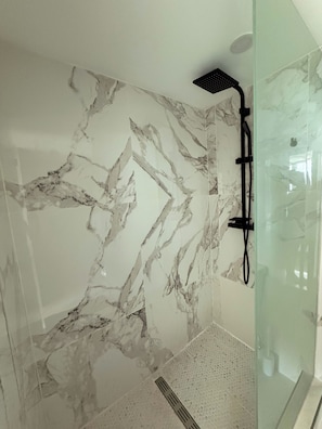 Shower, hair dryer, towels, soap - The Oasis - Private Island Getaway! (Fajardo)