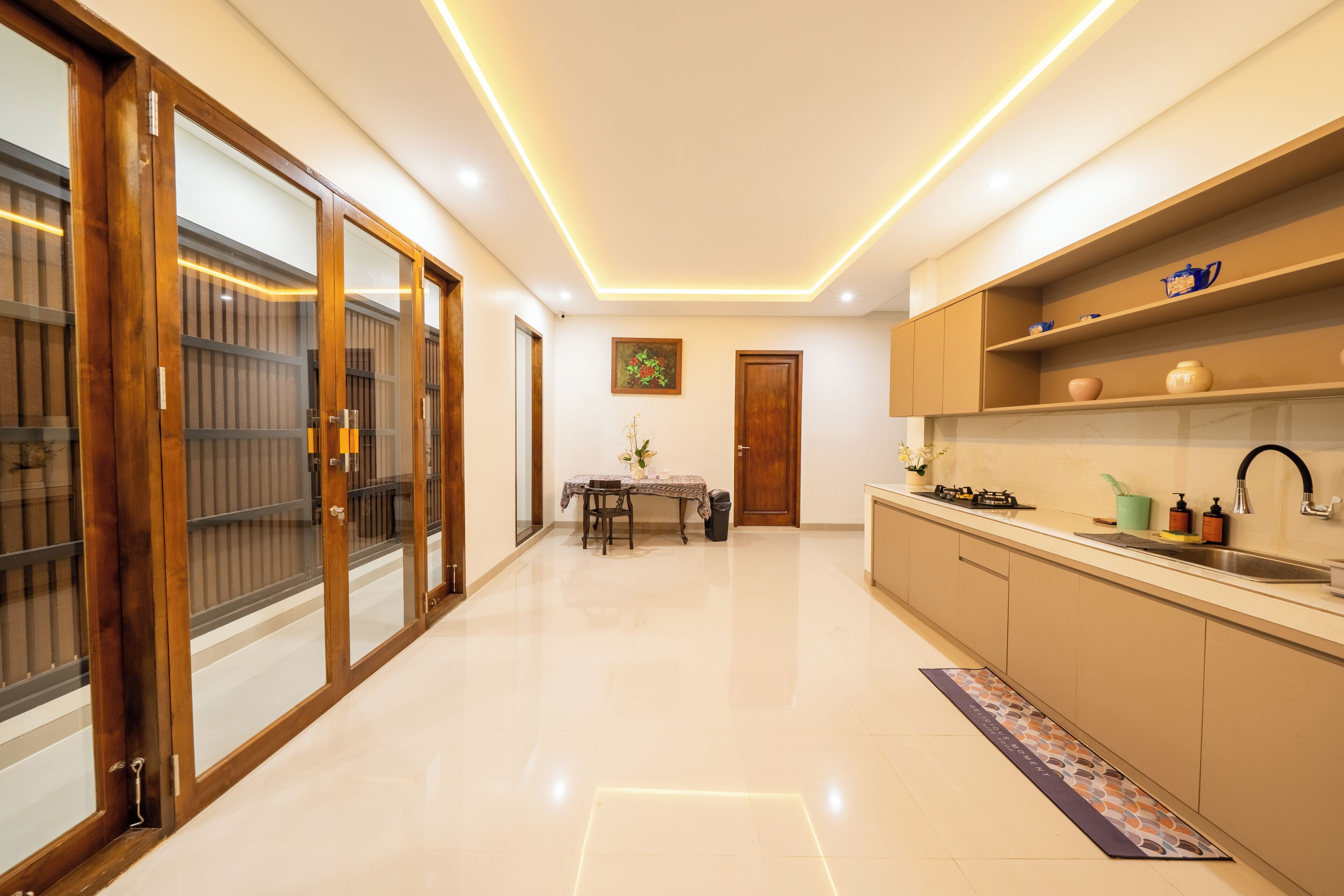 Deluxe Double Room, Balcony | Shared kitchen