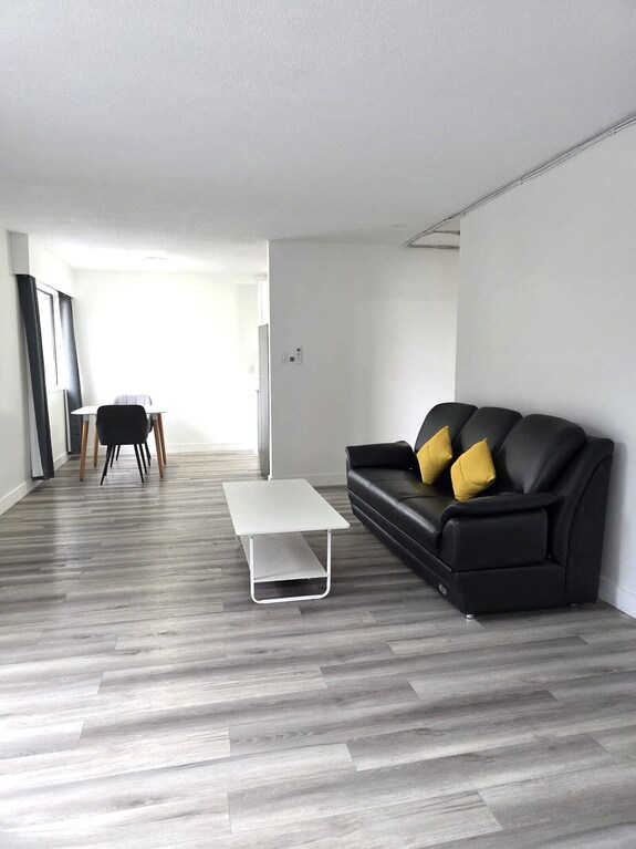Lower Lonsdale One Bedroom Apartment - Mins To Seabus/shipyard - 北溫哥華市