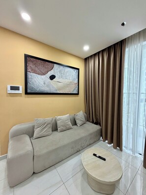 Deluxe Apartment, 1 Bedroom, Balcony, City View | Living area