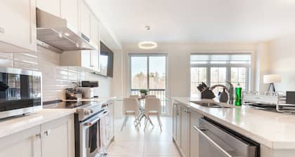 Modern Family Haven | 3BR Upstairs + Private Lower Suite