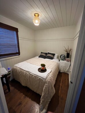Room - Beachfront Cottage -let the Bay of Chaleur be your backyard! (Charlo)