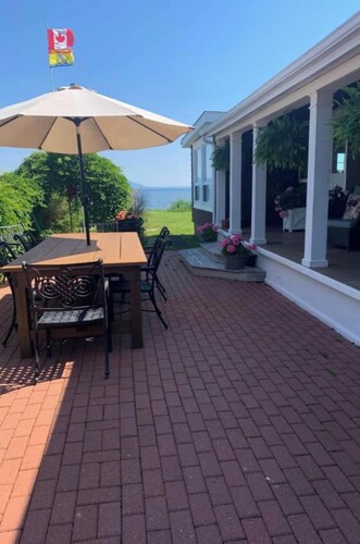 Beachfront Cottage -let the Bay of Chaleur be your backyard!