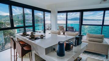 Luxe studio, uitzicht op zee | Interieur