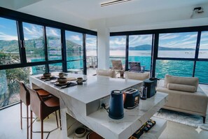 Luxury Studio, Ocean View | Interior