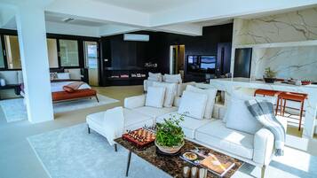 Luxury Studio, Ocean View | Interior