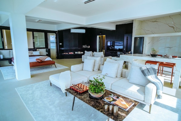 Luxury Studio, Ocean View | Interior