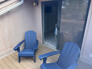 Exterior detail - The Blue Turtle: 3-bedroom, 2-bath MB townhouse w/ 5 min walk to the beach (Myrtle Beach)