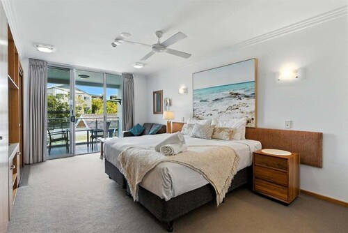 Elegant Coolum Seaside Retreat