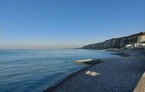 Beach - 3 bedroom awesome home in Saint-Valery-en-Caux (Saint-Valery-en-Caux)