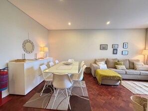 Interior - Breina II by Trip2Portugal (Porto)