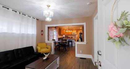 2-bedroom Nice & Comfy House in the City