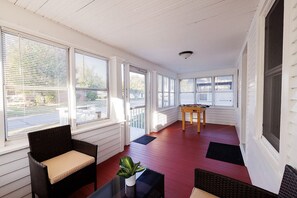 Interior - 2-bedroom Nice & Comfy House in the City (Council Bluffs)