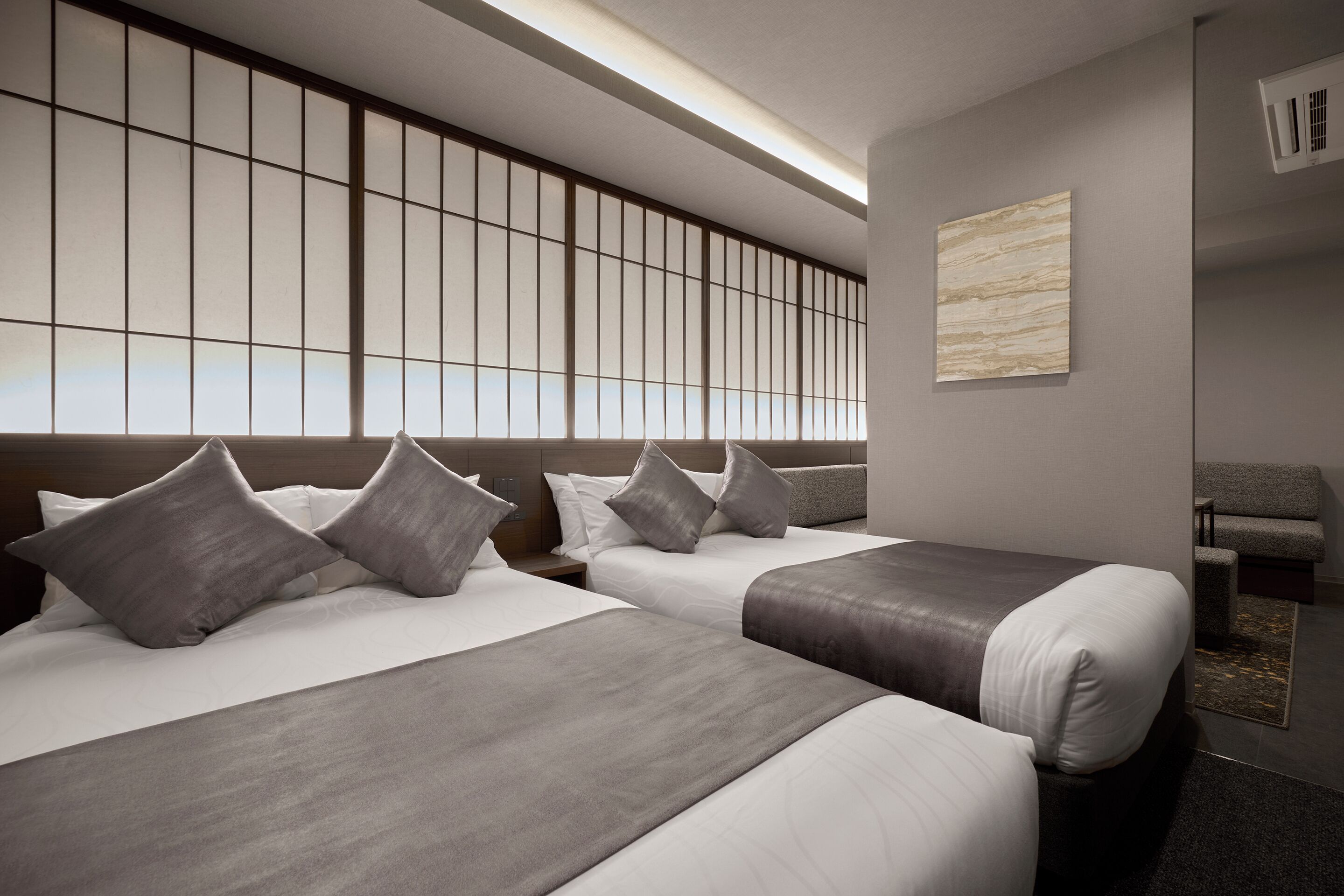 Suite Room with Hot Tub, Non Smoking | In-room safe, free WiFi, bed sheets
