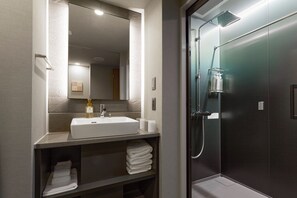 Junior Suite, Non Smoking | Bathroom | Free toiletries, hair dryer, slippers, towels - GRAND MONday Ueno OKACHIMACHI (Tokyo)
