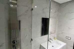 Shower - AR Apartments downtown (Wifi 200 Mb) (Fès)