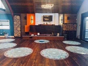Lobby - Niagara Retreat Center by Taiji Qi Yoga (niagara Falls)